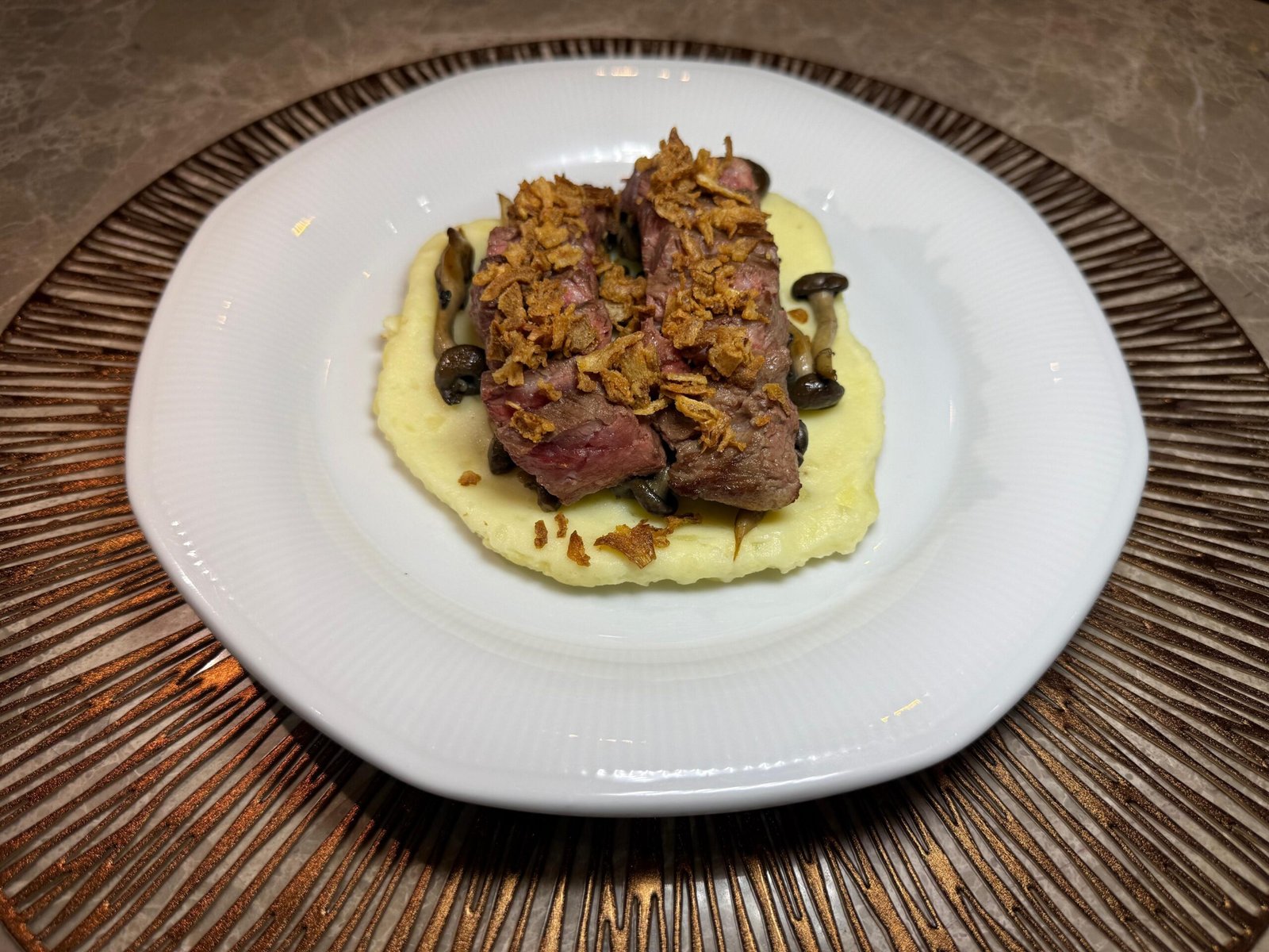 Denver Steak com Purê de Batatas e Cogumelos (2 pessoas) 2 Denver Steak com Purê de Batatas e Cogumelos (2 pessoas) - Imagem 2