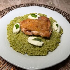 Risoni ao Pesto com Sobrecoxa de Frango (2 pessoas)