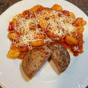 Home 7 Medalhão de Filé com Gnocchi ao Pomodoro (2 pessoas)