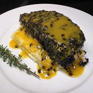 Salmão com Crosta de Gergelim Negro e Molho de Maracujá (2 pessoas)