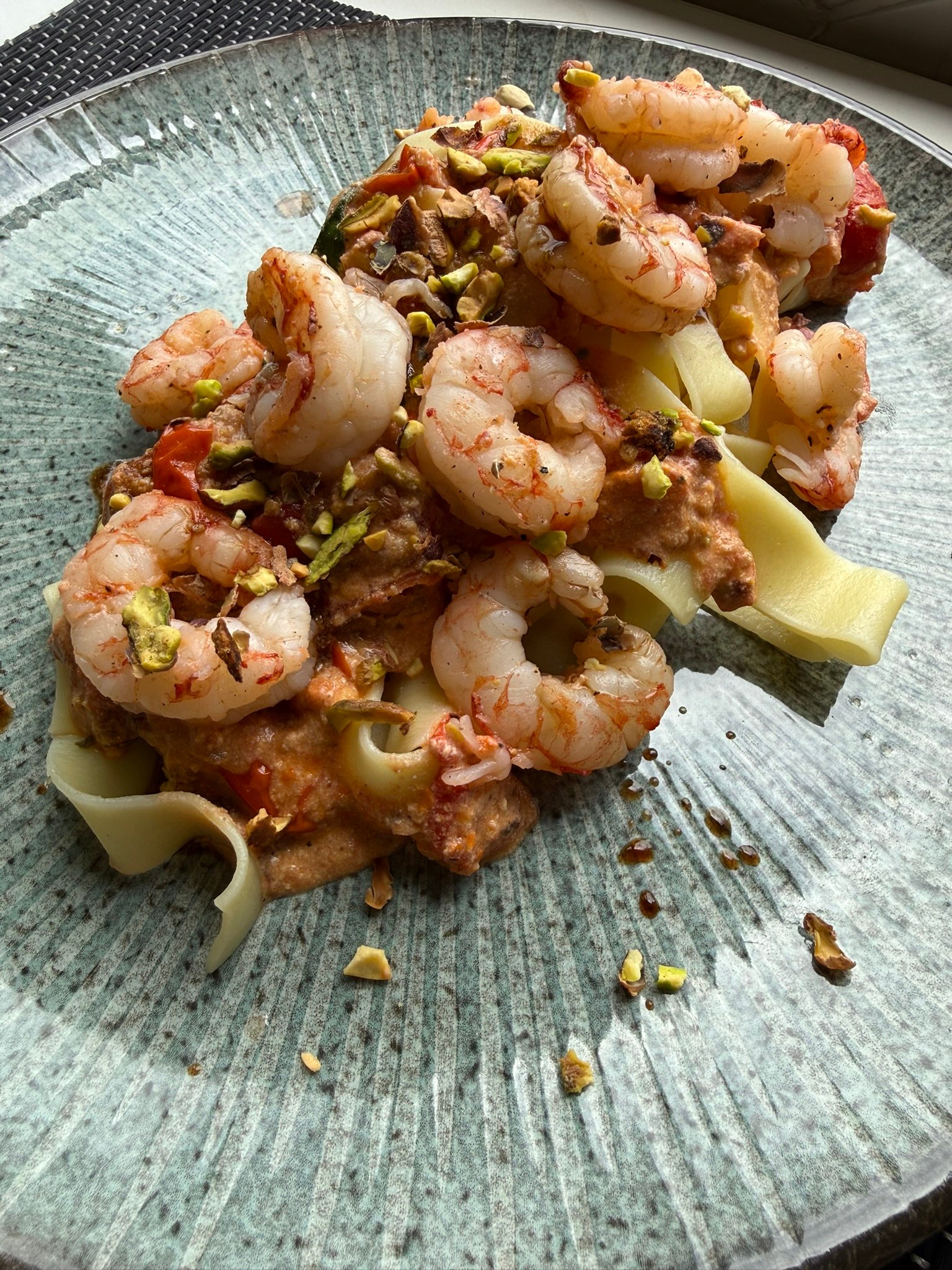 Pappardelle Mediterrâneo com Camarões (2 pessoas) 3 Pappardelle Mediterrâneo com Camarões (2 pessoas) - Imagem 3