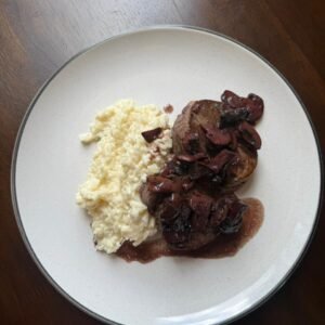 Filé ao Molho Madeira com Arroz à Piamontese (2 pessoas)