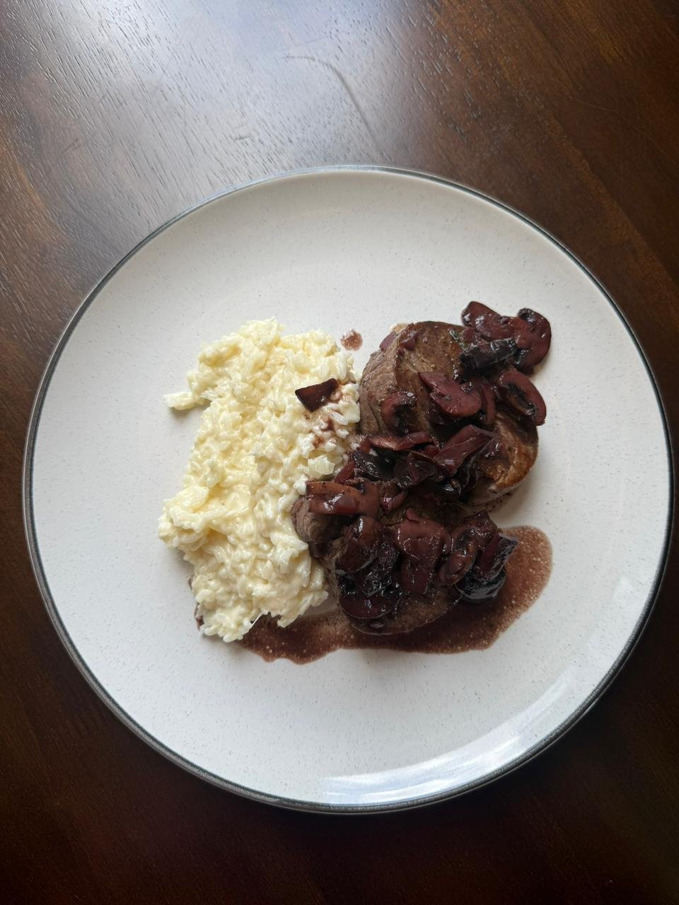 Filé ao Molho Madeira com Arroz à Piamontese (2 pessoas) 1 Filé ao Molho Madeira com Arroz à Piamontese (2 pessoas)