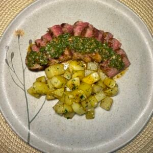 Maminha com chimichurri e batatas à provençal (2 pessoas)