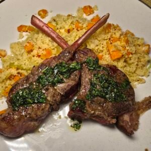 Carré de cordeiro com couscous marroquino (2 pessoas)