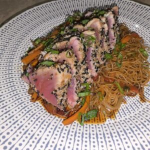 Home 5 Atum ao Gergelim com Macarrão Oriental (2 pessoas)